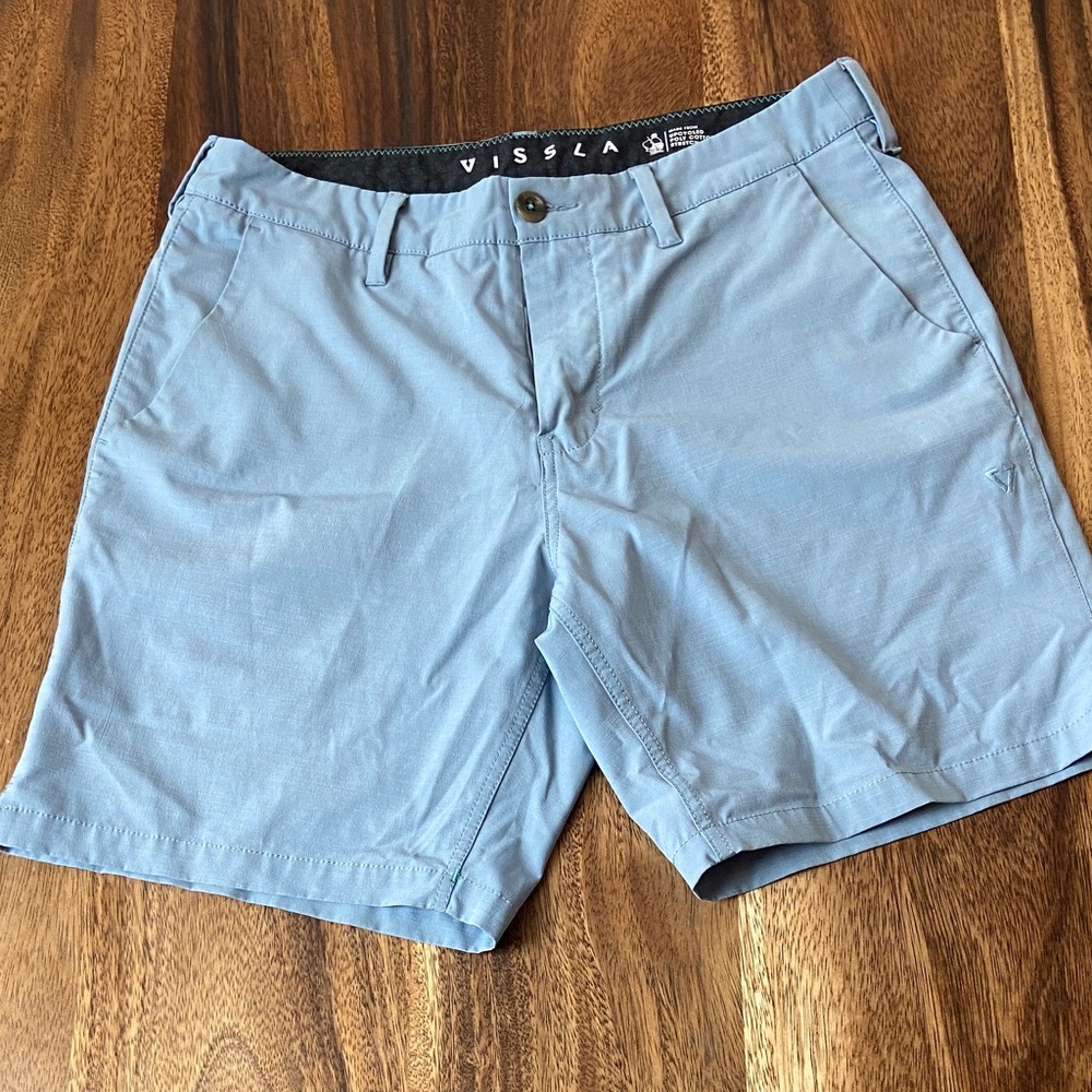 VISSLA Men's Light Blue Flat Front Shorts